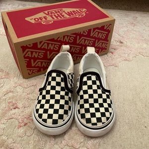 Excellent condition checkered Vans. Size 6c